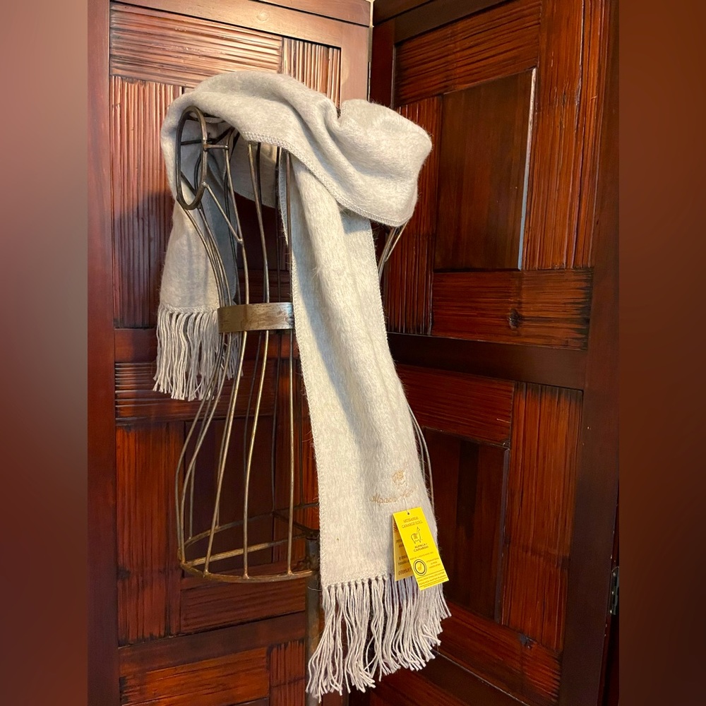 NWT Peruvian Alpaca Subtle Gray Camargo Unisex Scarf